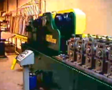 machinerie à roll former
